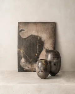 exposition poterie d'art, 2023, Vase en céramique tourné à la main, poterie de luxe française, design sobre et contemporain en argile nue.