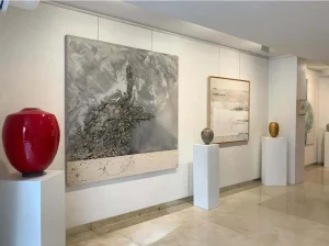 céramique exposition, galerie nichido, paris, Céramique d’art minimaliste, lignes sobres, émail naturel, grès texturé, style franco-japonais, fait main à Paris, objet précieux