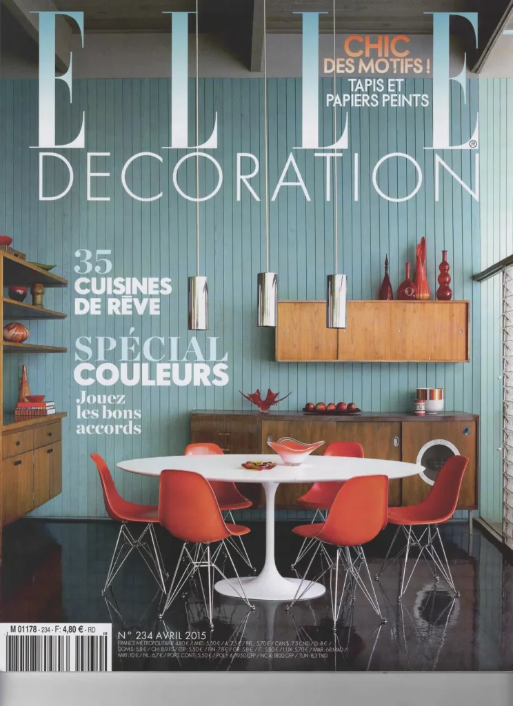 Presse céramique contemporaine à Paris, gobelet en céramique design Karen Swami, fait main en bleu cobalt, une création parisienne, présentée dans ELLE Décoration, tendance artisanale 2015