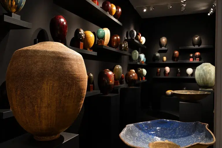 Ceramic vases and sculptural works by Karen Swami presented at Fine Arts Paris.