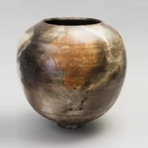 smoked ceramic vase, by French pottery artist Karen Swami, reveals natural earthy tones, an organic home accent with raw, elemental beauty, made in paris